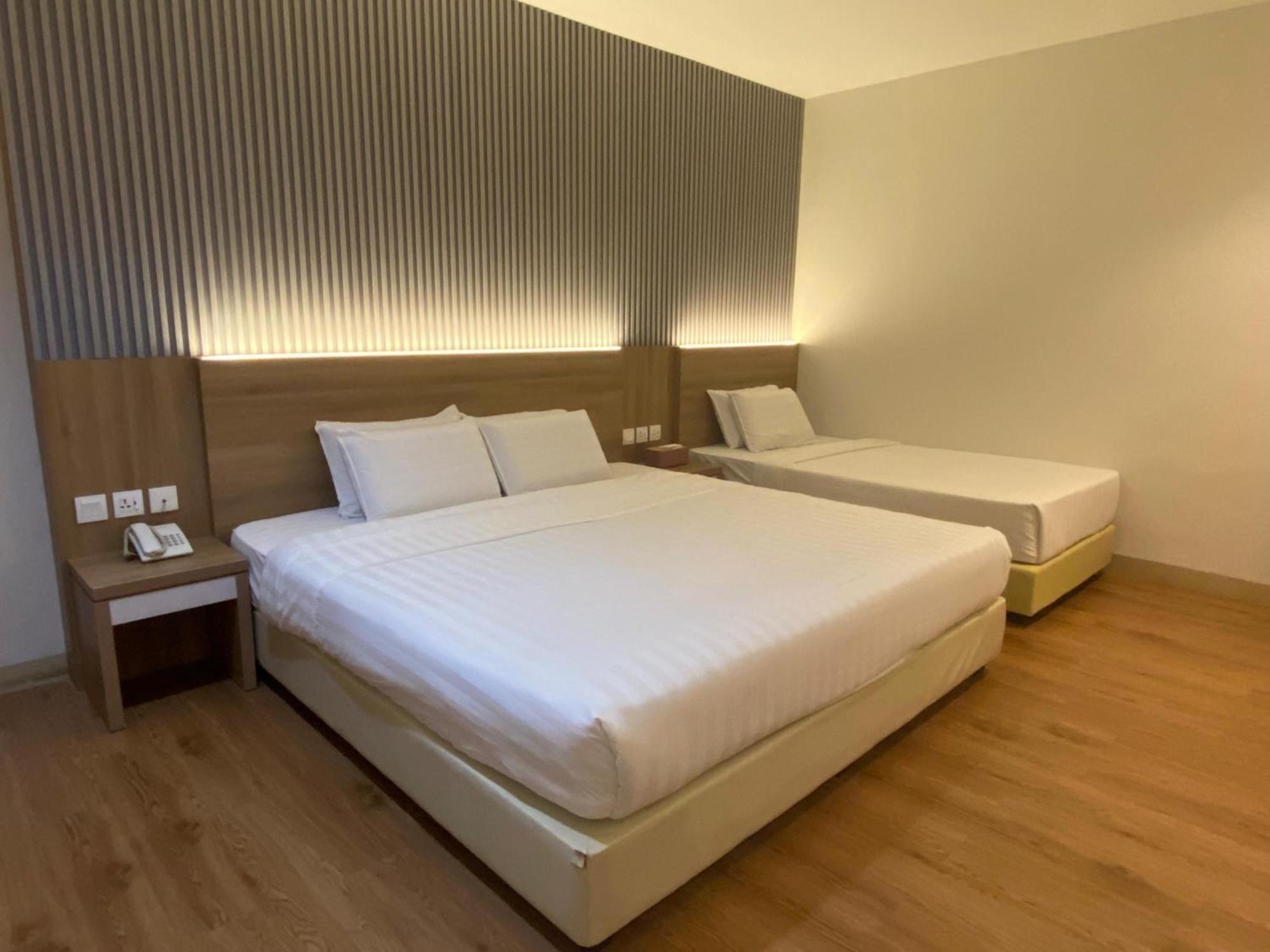 Lovina Inn - Nagoya Batam 외부 사진