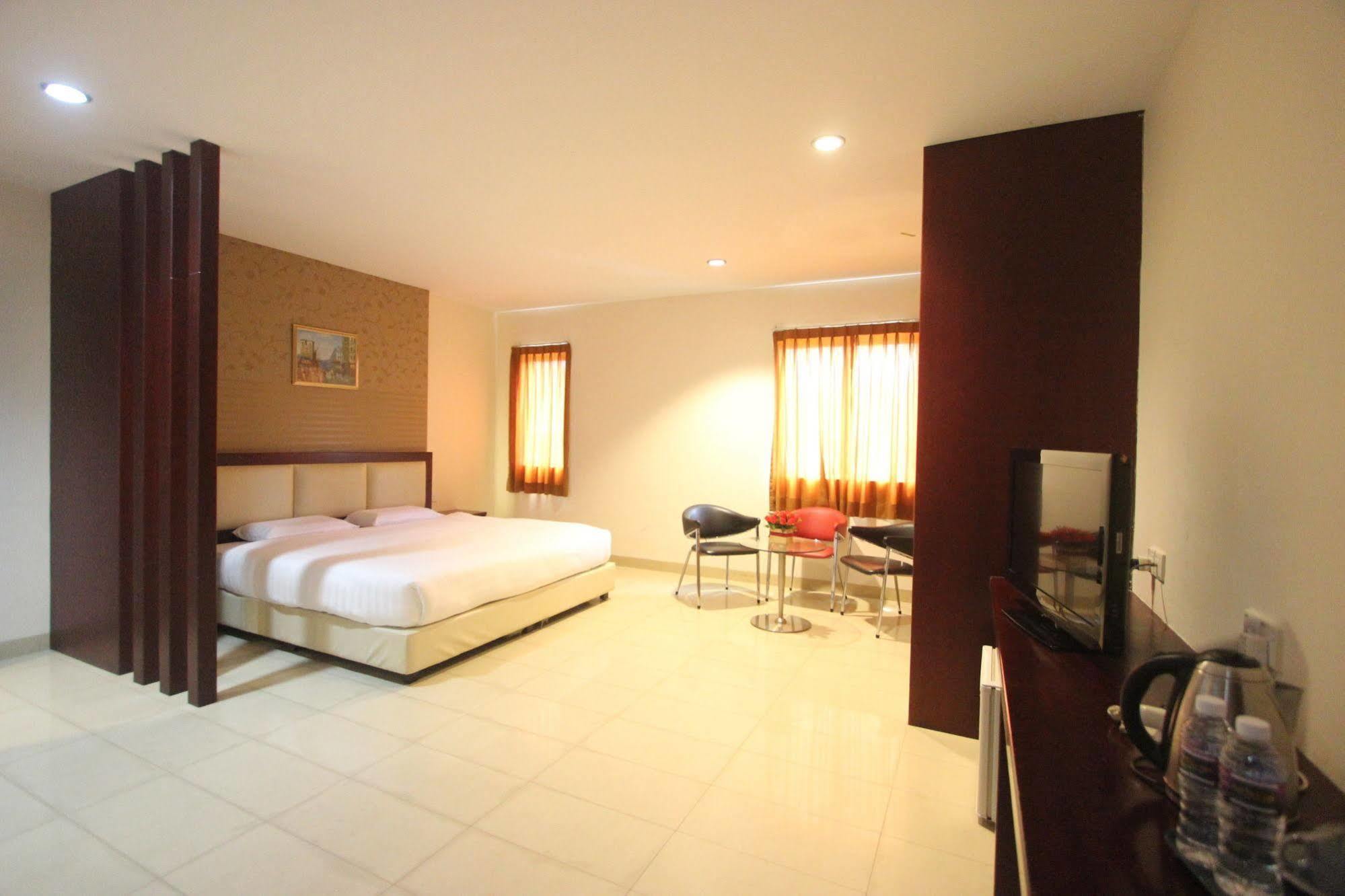 Lovina Inn - Nagoya Batam 외부 사진